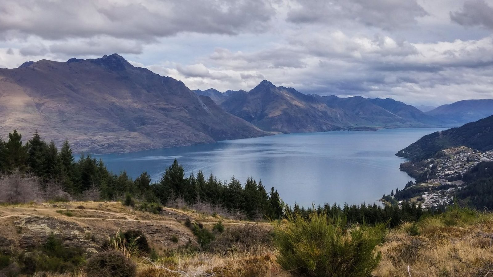 Lake Wakatipu and The Remarkables seen from Fernhill