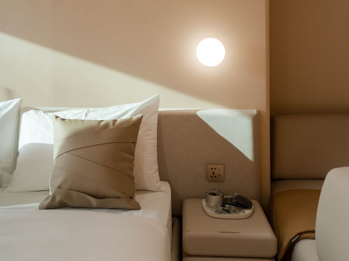 Tussock Room with queen bed and courtyard outlook